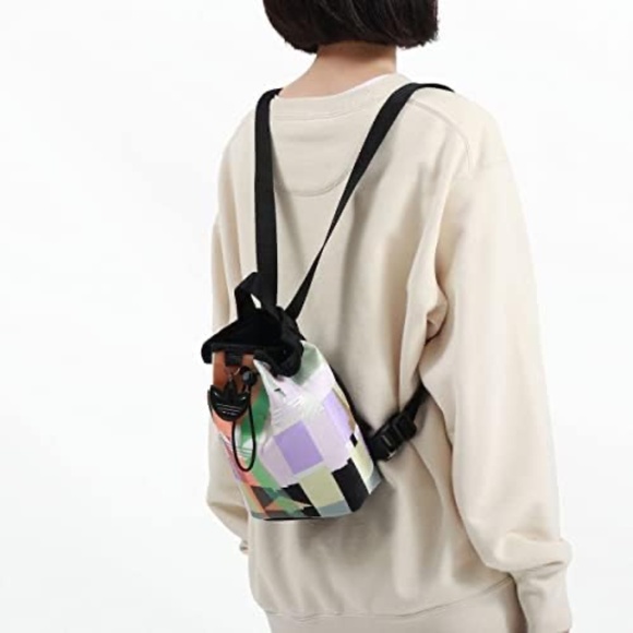 Adidas mini back pack - Picture 2 of 6